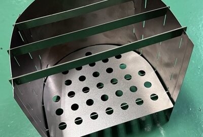 チタン製ソロ用焚き火台『SCREEN STOVE』